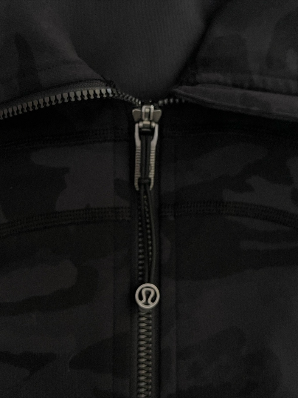 Lululemon In Stride Jacket Camo size 8 Athleisure Loungewear Activewear Gym - Picture 11 of 14